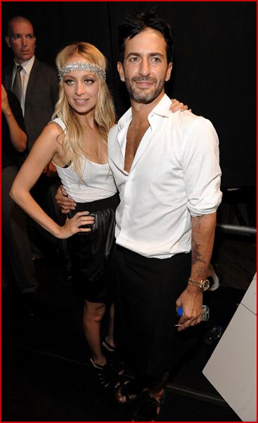 nicole-richie-l-poses-with-designer-marc-jacobs-at-marc-jacobs